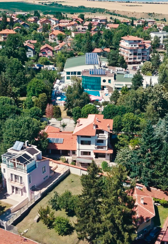 Луксозна къща в центъра на Банкя